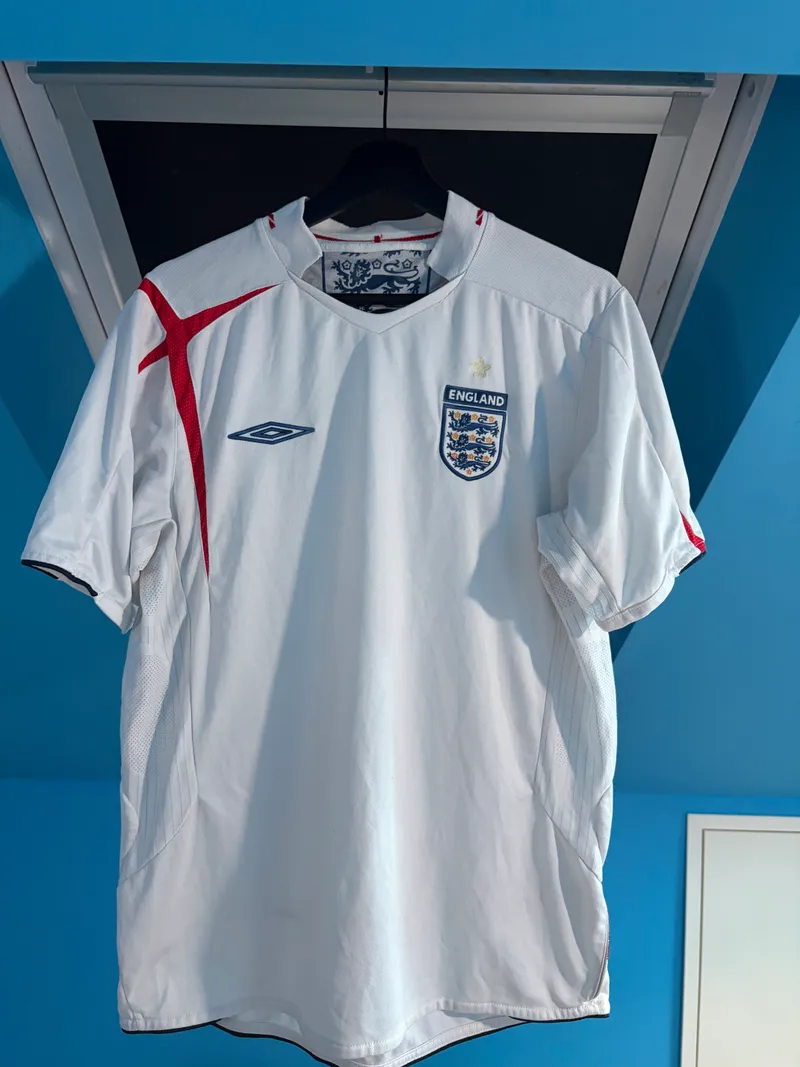 England 2005/07 Home Shirt – Large
