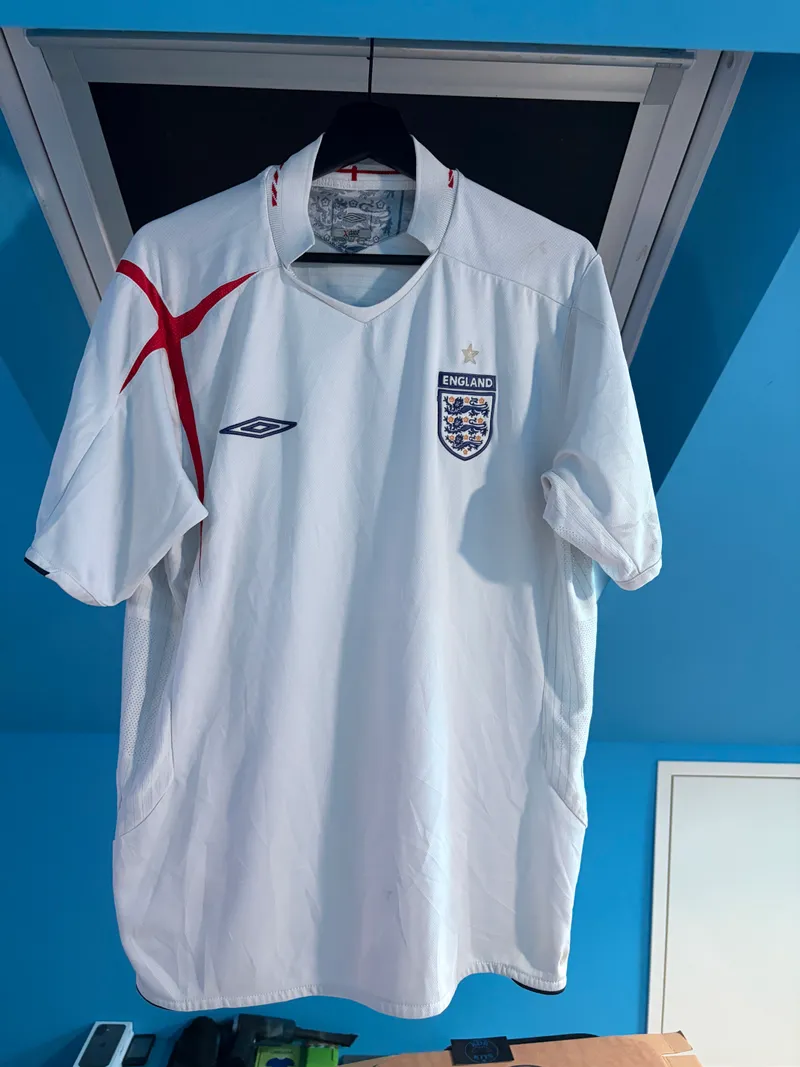 England 2005/07 Home Shirt – XL
