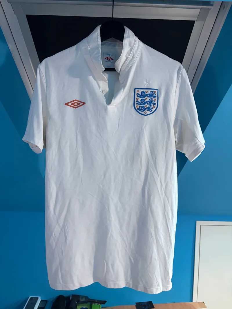 England 2009/10 Home Shirt – Medium (BNWOT)