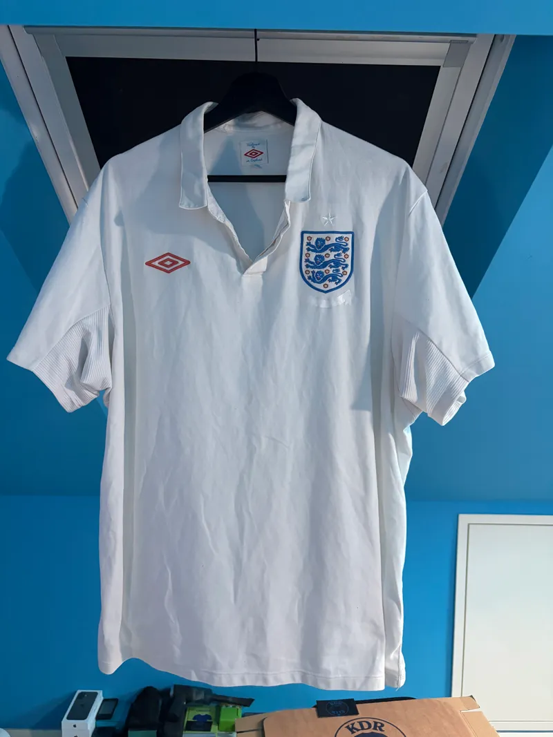 England 2009/10 Home Shirt – XXL