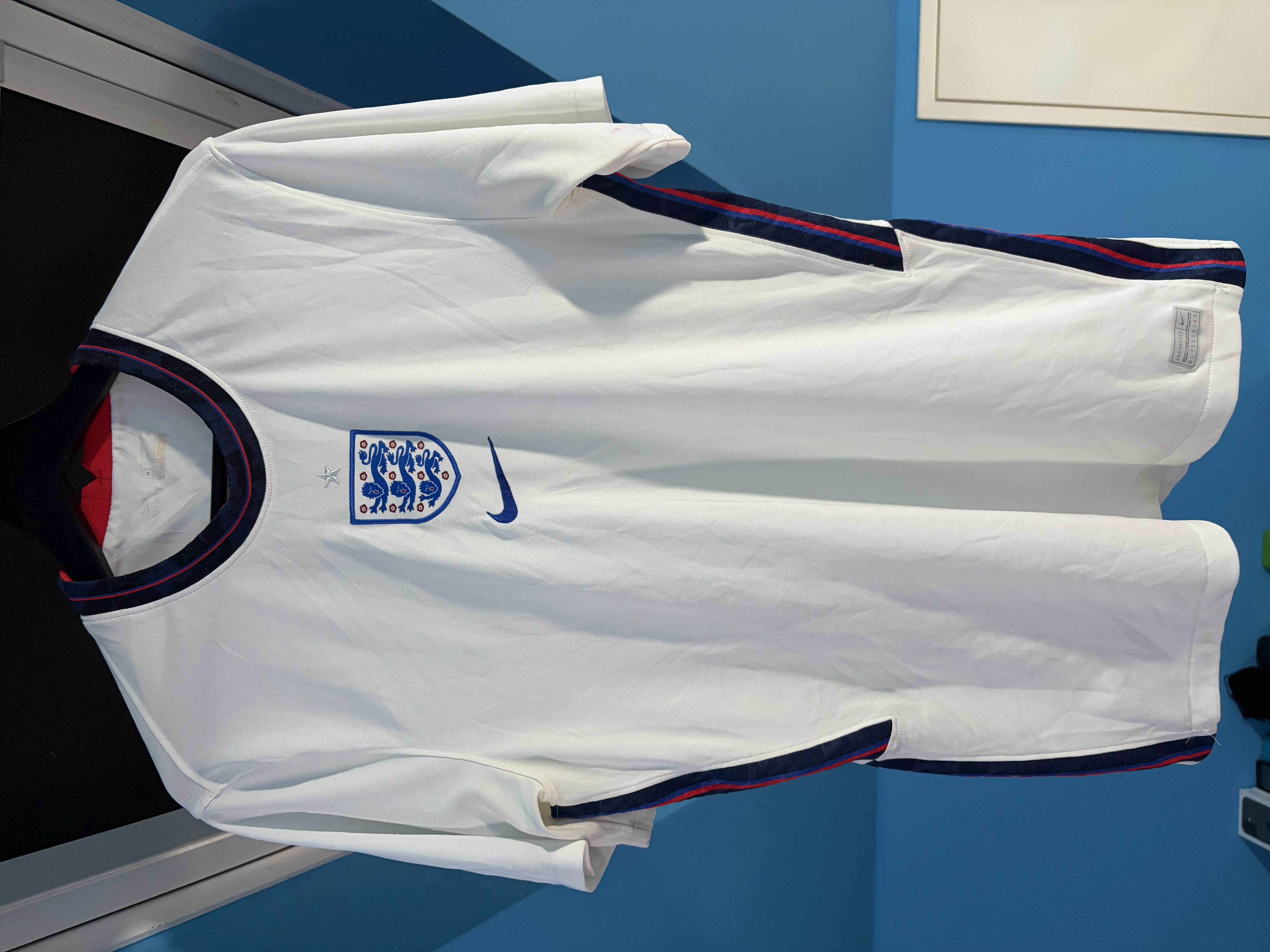 England 2020/22 Home Shirt – Medium