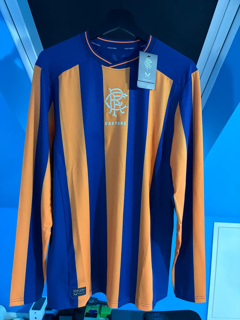 Rangers 2023/24 Third Shirt (Long Sleeve, Sponsorless) – Small (BNWT)