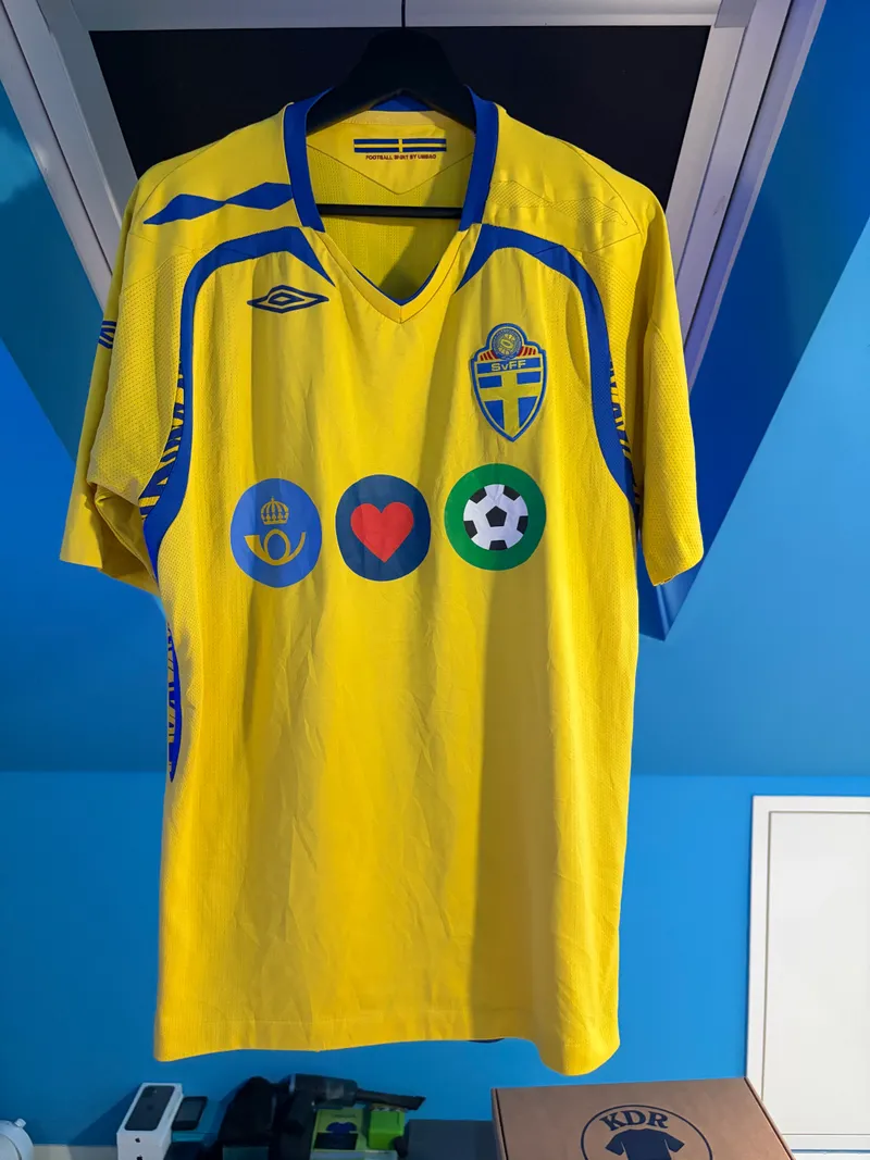 Sweden 2007/09 Home Shirt – Large